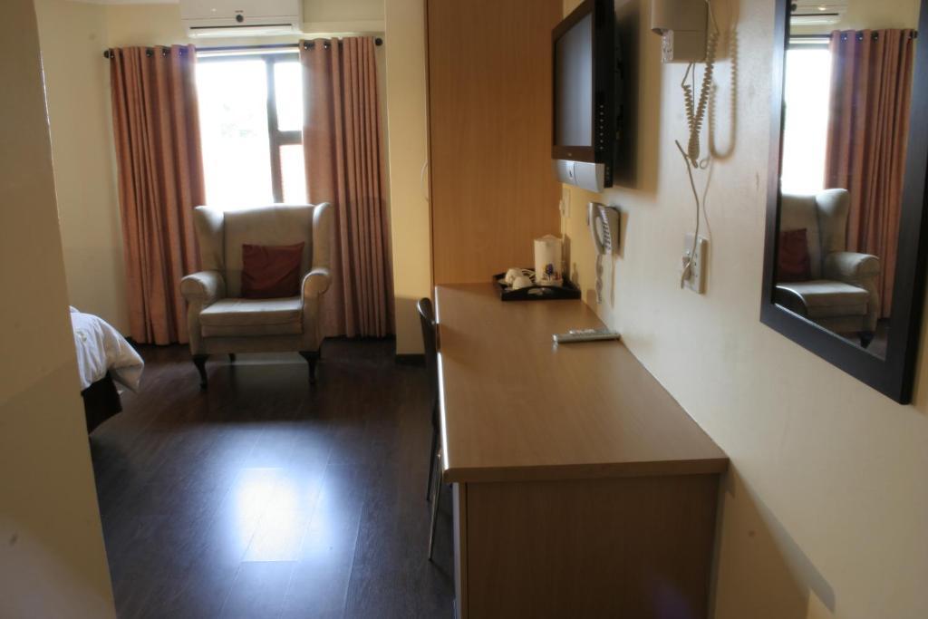 Europrime Boutique Hotel Боксбурґ Екстер'єр фото